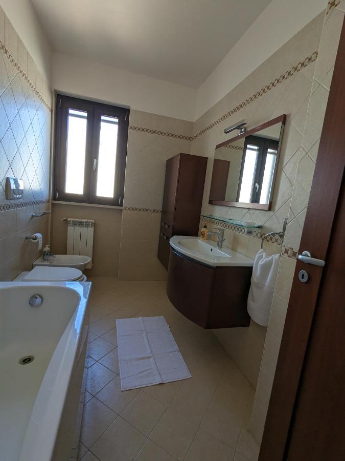 La Casa Dei Due Mari - Large Apartment With Parking Tarento Exterior foto