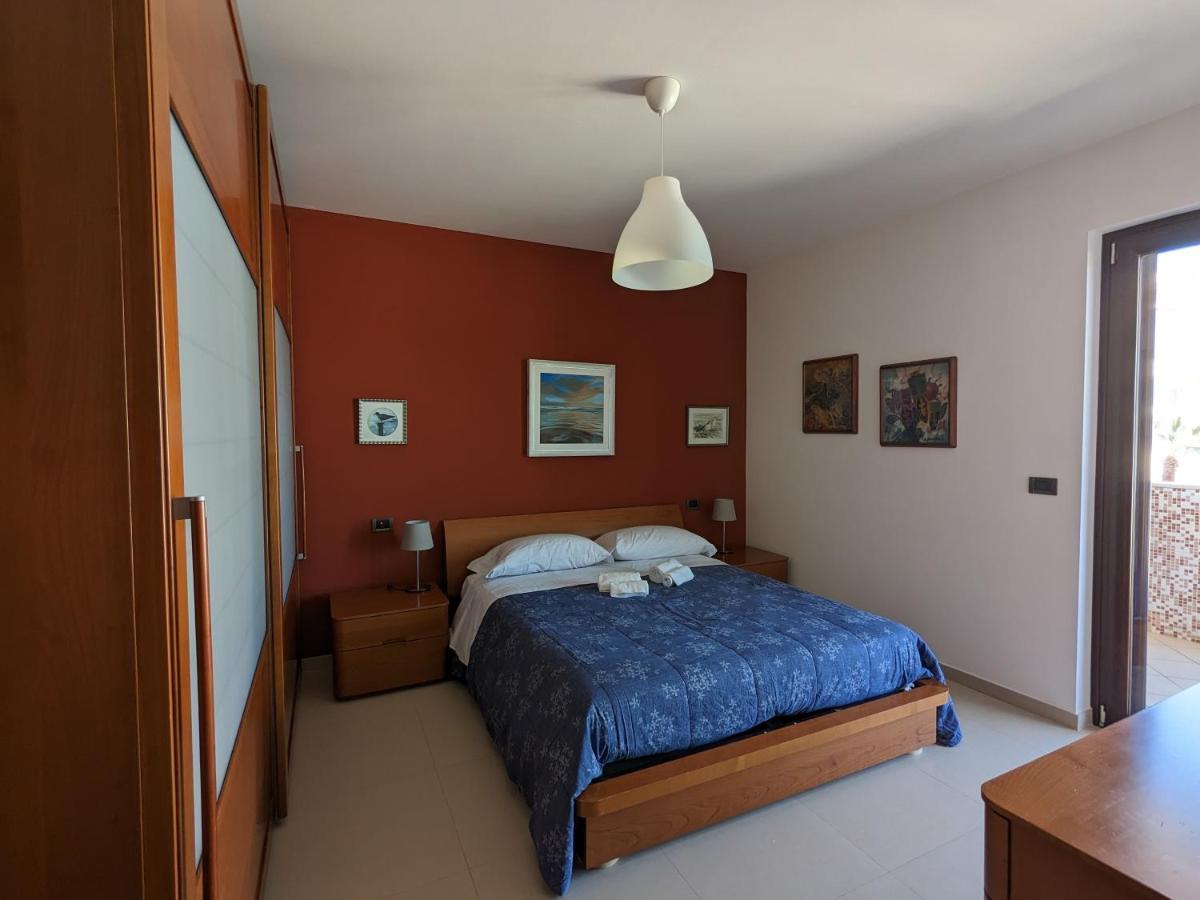 La Casa Dei Due Mari - Large Apartment With Parking Tarento Exterior foto